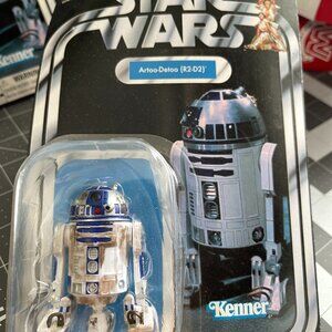 Star Wars Vintage Artoo-Detoo (R2-D2) C1694/C1688 Brand New - Casing Damaged